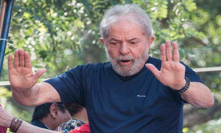 Tribunal da Lava-Jato nega a Ciro, Lupi e Figueiredo visita a Lula - / AFP / NELSON ALMEIDA 