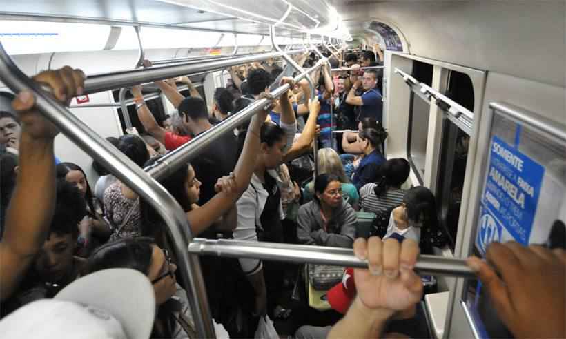 Ministro admite analisar proposta de aumento gradual de tarifa do metrô em BH - Alexandre Guzanches/EM/D.A.Press