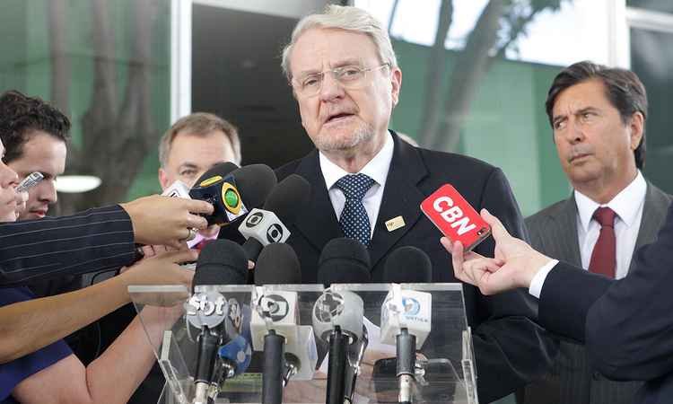 Desistência de Joaquim Barbosa tira palanque de Lacerda -  Nelson Jr. SCO\ STF