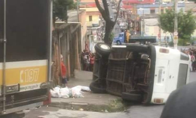 Motorista de Kombi que atropelou e matou criança se apresenta à polícia e é liberado - Internet/ Whatsapp/ Divulgação