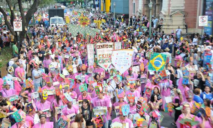 'Vem pra rua, vem maluco', canta população no Dia Nacional da Luta Antimanicomial - Beto Novaes/EM/DA Press