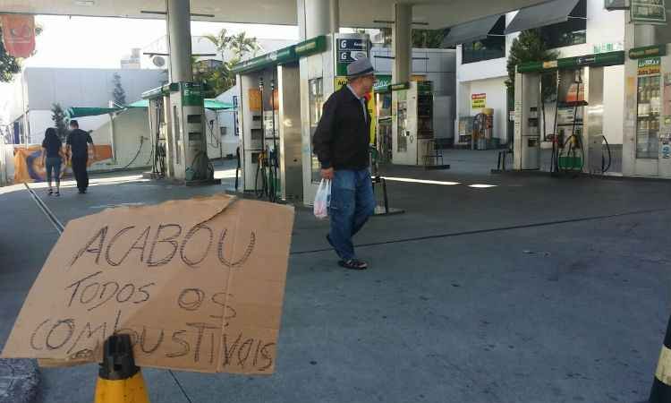 Sem combustível, postos de BH ficam desertos neste sábado - Paulo Filgueiras/EM/D.A.Press