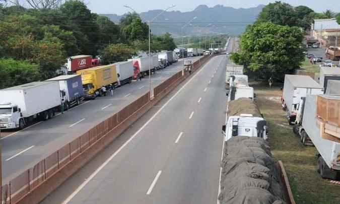 A greve dos caminhoneiros e o Brasil em colapso  - Paulo Filgueiras/EM/D.A Press
