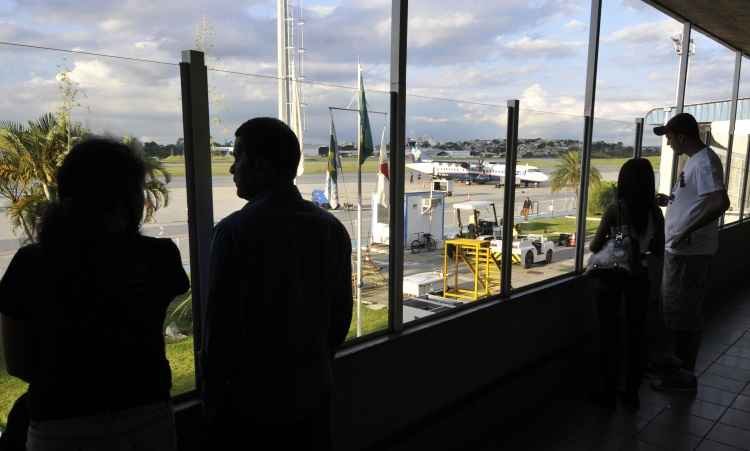 Companhia aérea repassa aumento de combustível para consumidor - Juarez Rodrigues/EM