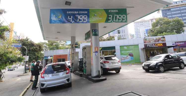 Preços disparam nas bombas: gasolina sobe 5%; etanol, 9%; e diesel 2% - Beto Novaes/EM/D.A Press