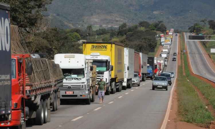 Brasil precisa investir R$ 600 bi para não ficar refém do transporte rodoviário - Ramon Lisboa/EM/D.A.Press