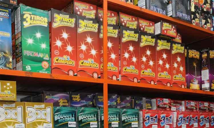 Minas registra 14% das internações por acidentes com fogos de artifício no país - Paulo Filgueiras/EM/DA Press - 17/12/2015