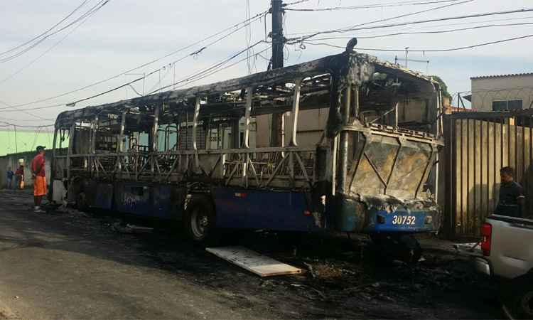 Onda de ataques em Minas Gerais já atinge 38 cidades; 3º ônibus é incendiado em BH - Paulo Filgueiras/EM/DA Press