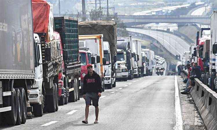 Com 40 ações na Justiça, governo tem de ir ao STF - Nelson Almeida/AFP