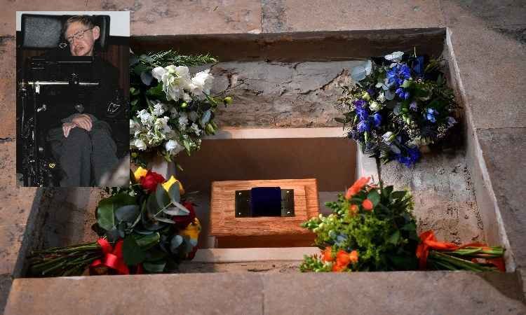 Voz de Stephen Hawking viajará ao espaço após funeral do cientista - Ben STANSALL / AFP / POOL
