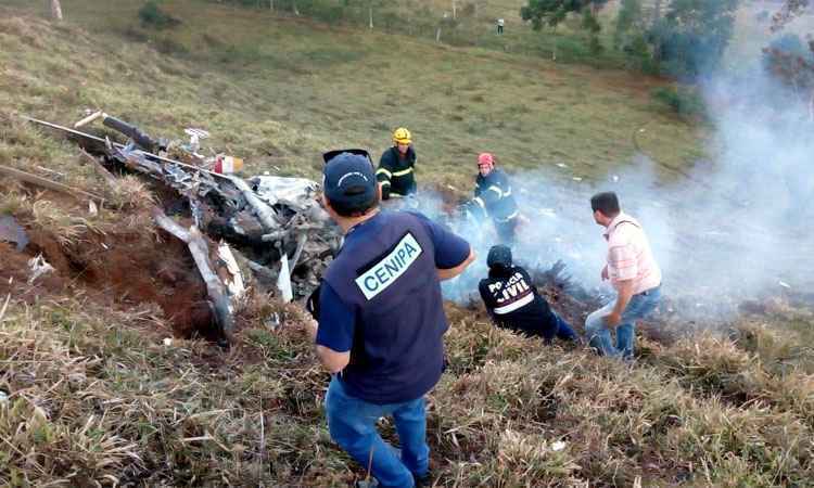 Busca por vítimas de acidente com helicóptero é suspensa sem confirmação de mortes no Sul de MG - Corpo de Bombeiros/Divulgação