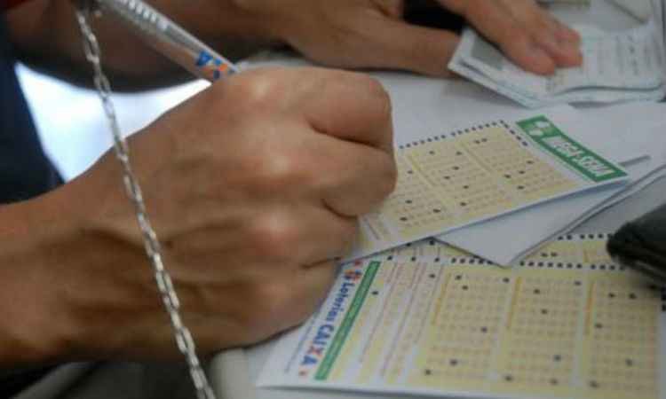 Mega-Sena poderá pagar R$ 35 milhões nesta quarta-feira  - José Cruz/Agência Brasil 