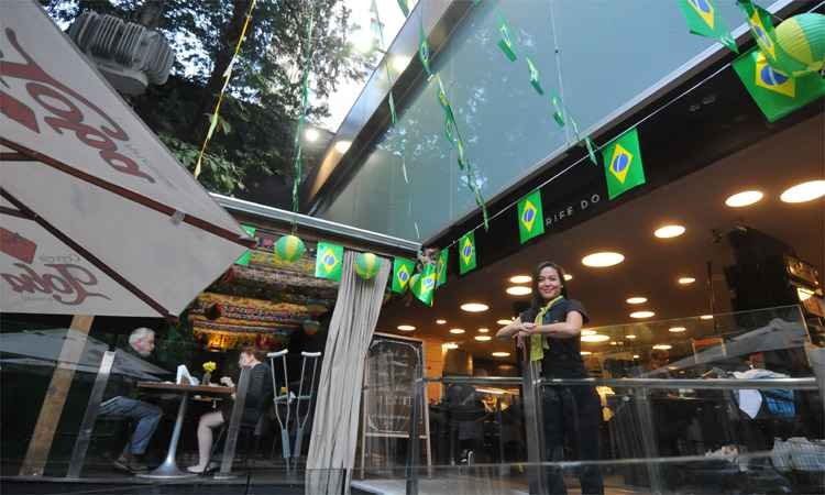  Confira opções de cinemas, padarias e bares para ver o jogo do Brasil na sexta em BH - Alexandre Guzanshe/EM/DA Press