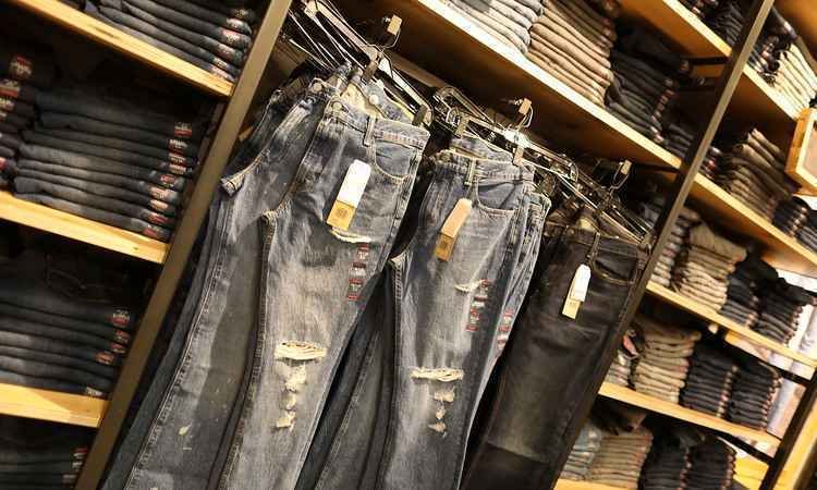 Europa segue estratégia do México e sobretaxa uísque, jeans e tabaco americano - JOE RAEDLE/AFP 