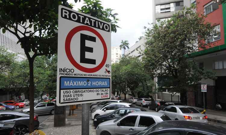 Estacionamento rotativo digital começa a valer e multas já podem ser aplicadas em BH - Tulio Santos/EM/D.A Press