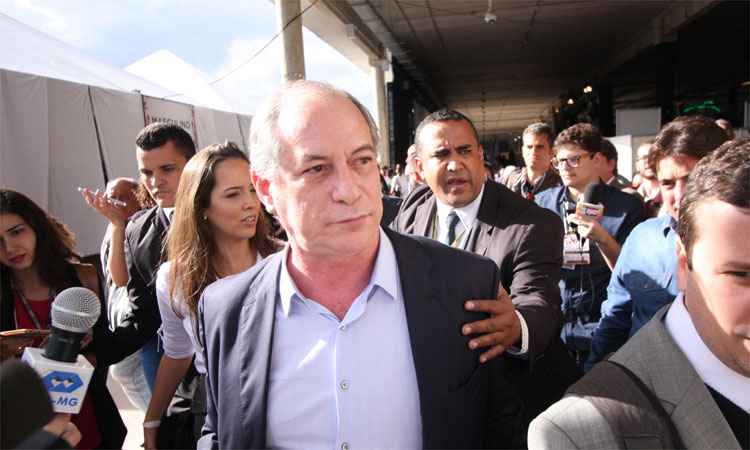 Ciro Gomes diz que solicitou ao DEM lista de pessoas para pedir desculpas - Edesio Ferreira/EM/D.A press