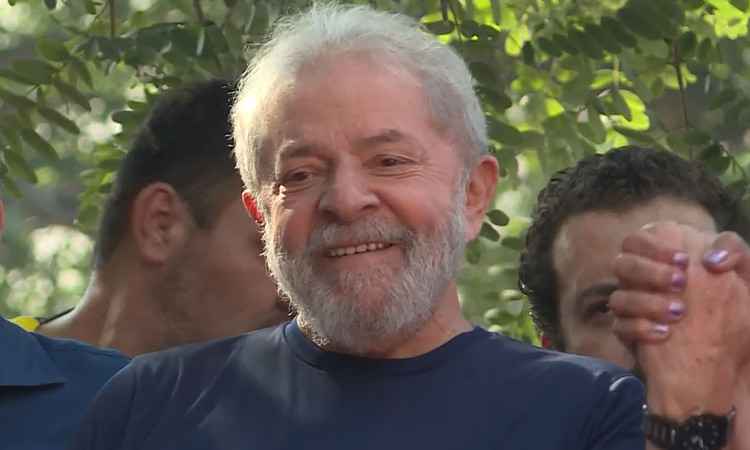 Fachin dá 5 dias para defesa de Lula esclarecer se quer discutir inelegibilidade -  / AFP / Carlos Reyes 