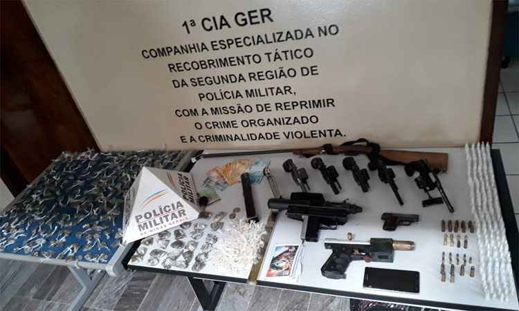 Operação contra o tráfico termina com 4 presos, drogas e armas apreendidas  - Polícia Militar/Divulgação