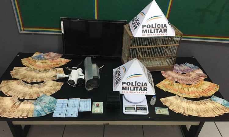 Homens suspeitos de integrar quadrilha são presos; testemunha também foi detida - Polícia Militar/Divulgação
