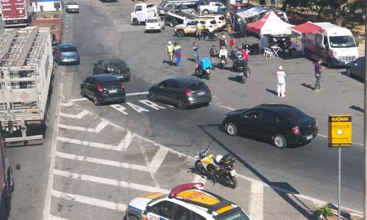 Polícia conscientiza motociclistas sobre perigo das linhas com cerol em BH - Polícia Militar Rodoviária/Divulgação