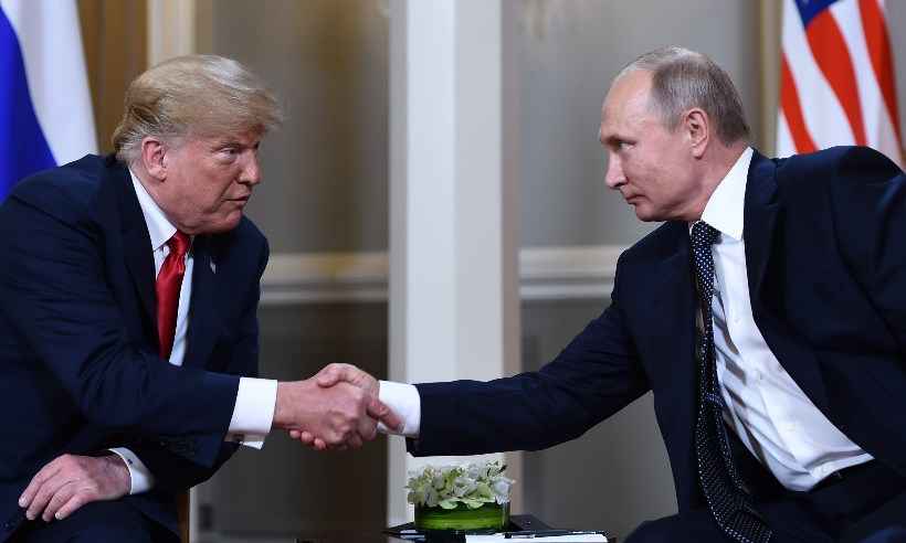 Reunião com Putin de hoje foi "um início muito bom", diz Trump - Brendan Smialowski AFP