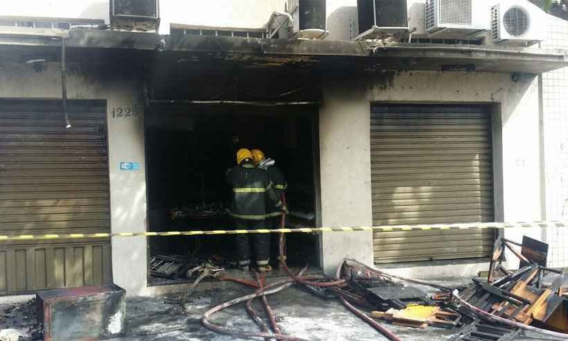 Incêndio atinge restaurante no Bairro Santa Inês - Paulo Filgueiras/EM/DA Press