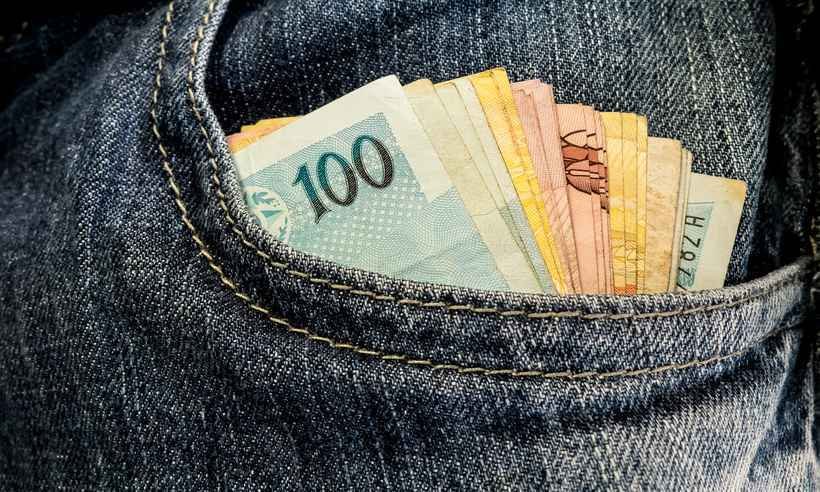 Banco deverá indenizar cliente por ter sido roubada na porta da agência - Rafael Neddermeyer/Fotos Públicas