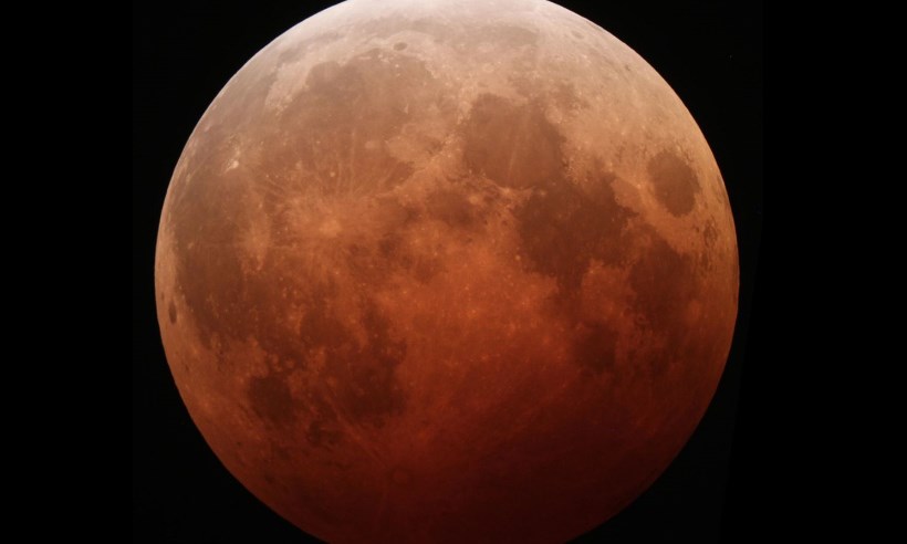Maior parte do País verá nesta sexta-feira eclipse lunar total - Wikipedia/Alfredo Garcia Jr mideclipse