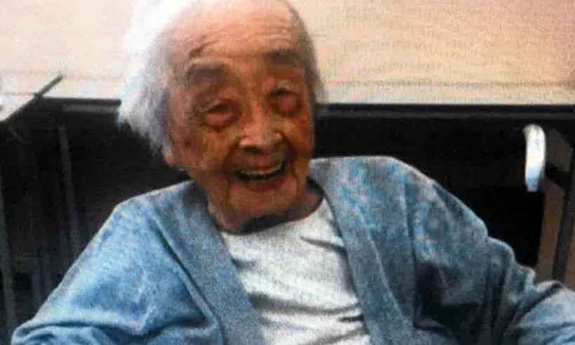 Morre, aos 117 anos, japonesa considerada pessoa mais velha do mundo - Guiness Records