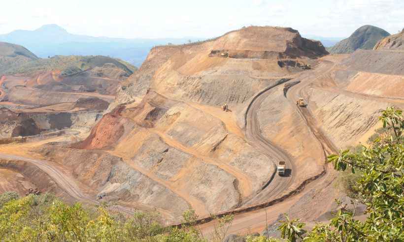 Serra do Curral: com risco de desabamento, Justiça exige providências de mineradora - Beto Novaes/EM/D.A Press
