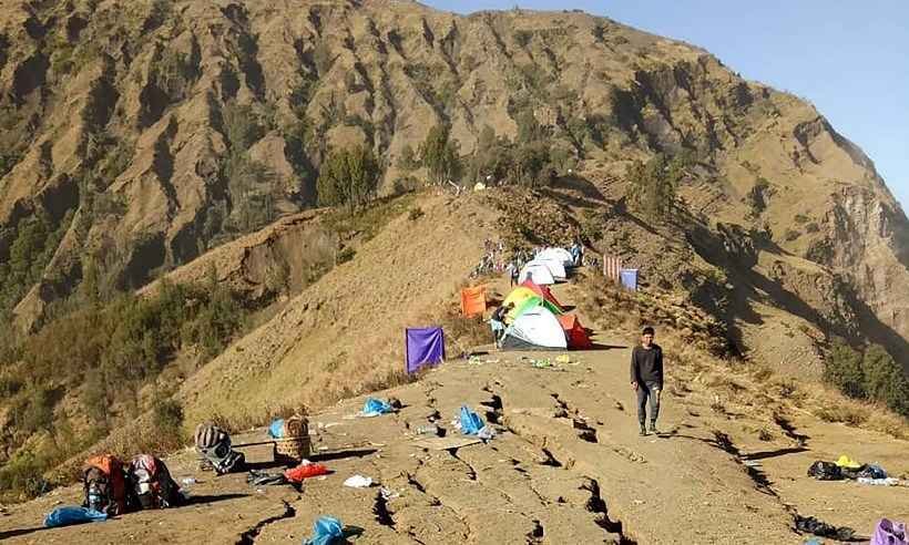 Alpinistas resgatados após terremoto na Indonésia contam angústia da volta - HANDOUT / INDONESIAN MILITARY / AFP