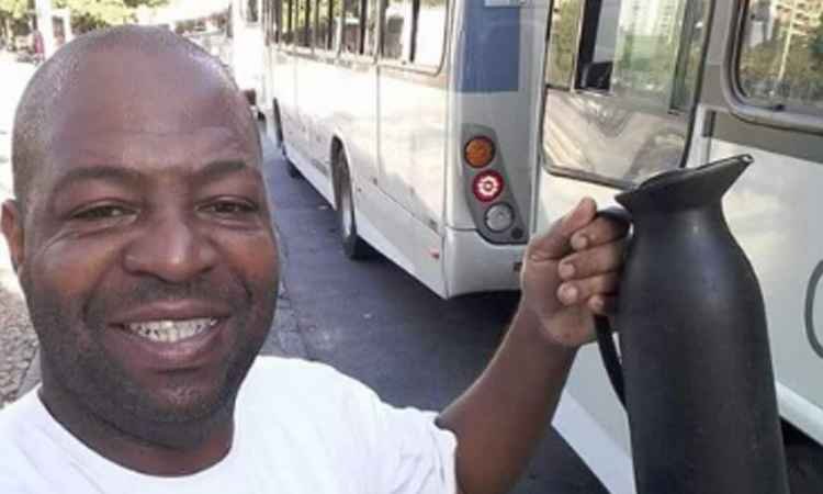 Para garantir ida do filho à escola, pai oferece cafezinho a motoristas - Educa Mais Brasil