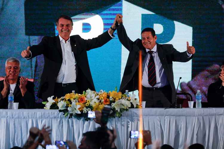 Bolsonaro diz que não responde por declarações de seu vice - Marcelo Chello