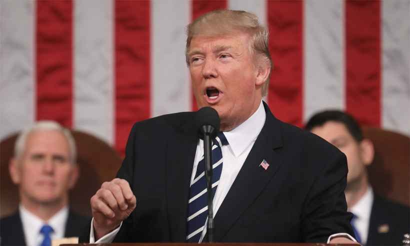 Trump alerta para colapso econômico caso seja submetido a impeachment - AFP / EPA POOL / JIM LO SCALZO 