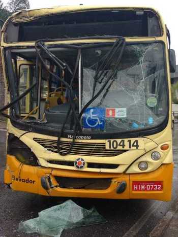 Batida entre dois ônibus deixa sete feridos em Venda Nova - Corpo de Bombeiros/Divulgação