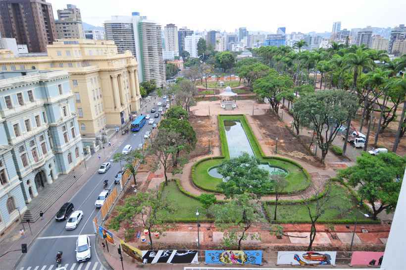 Obras e estiagem prolongada mudam a paisagem da Praça da Liberdade - Gladyston Rodrigues/EM/DA Press