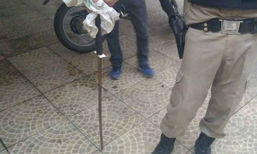 Polícia encontra cabeça e espada usada em esquartejamento em Governador Valadares  - Polícia Militar/Divulgação