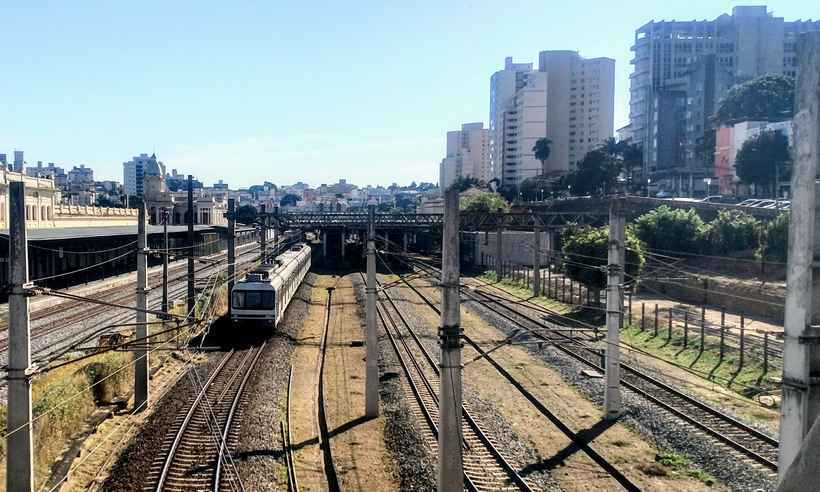 Manutenção nos trilhos do metrô aumenta intervalo entre viagens neste domingo - Ramon Lisboa/EM/D.A Press