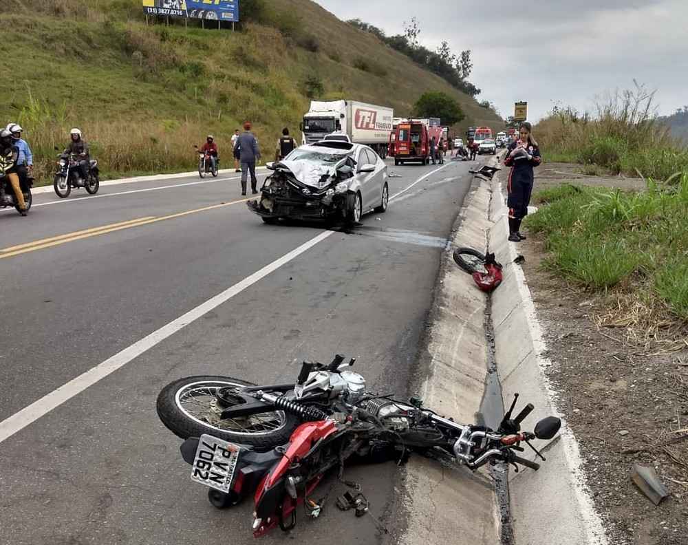 Policial militar reformado e esposa morrem em acidente em Ipatinga - Divulgação/Bombeiros