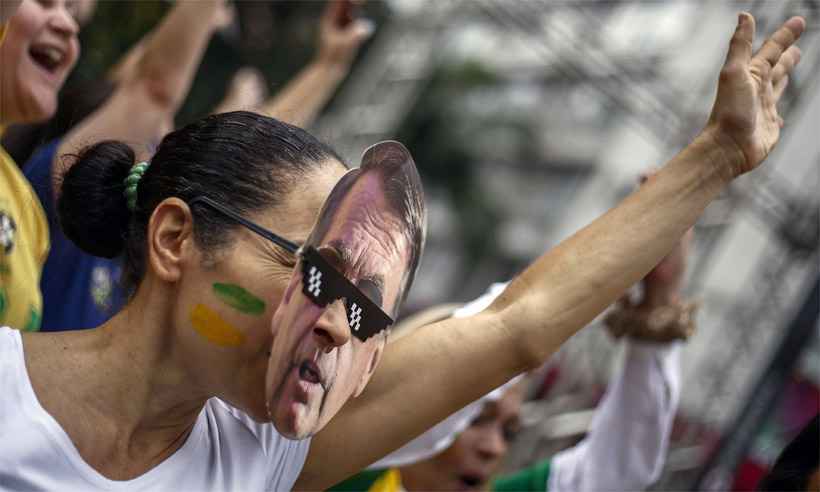Eduardo Bolsonaro: As mulheres de direita são mais bonitas que as de esquerda - AFP PHOTO / Miguel SCHINCARIOL