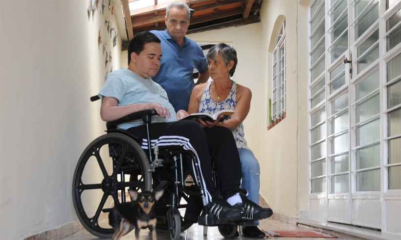 Portador de doenças raras tenta arrecadar R$ 200 mil para tratamento fora do Brasil - Beto Novaes/EM/DA Press
