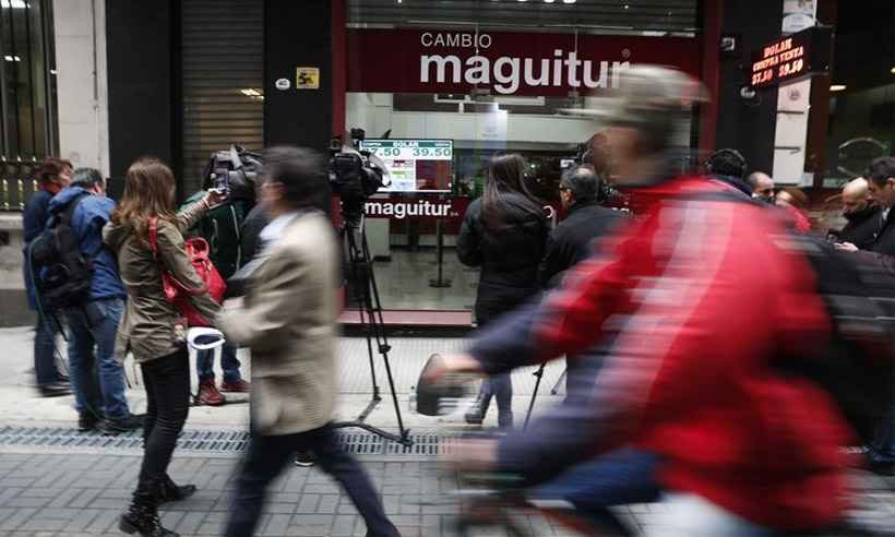Apenas metade dos eleitores brasileiros na Argentina vai às urnas - EFE/David Fernández/Direitos reservados