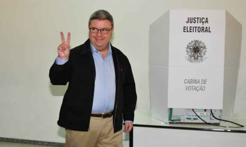 'Não vamos escolher adversários', diz Anastasia ao votar em BH - Gladyston Rodrigues/EM/DA Press