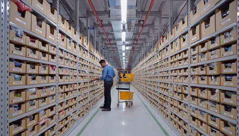 Amazon dobra salários e cria pressão sobre as rivais - 
Manjunath Kiran/AFP 18/9/18