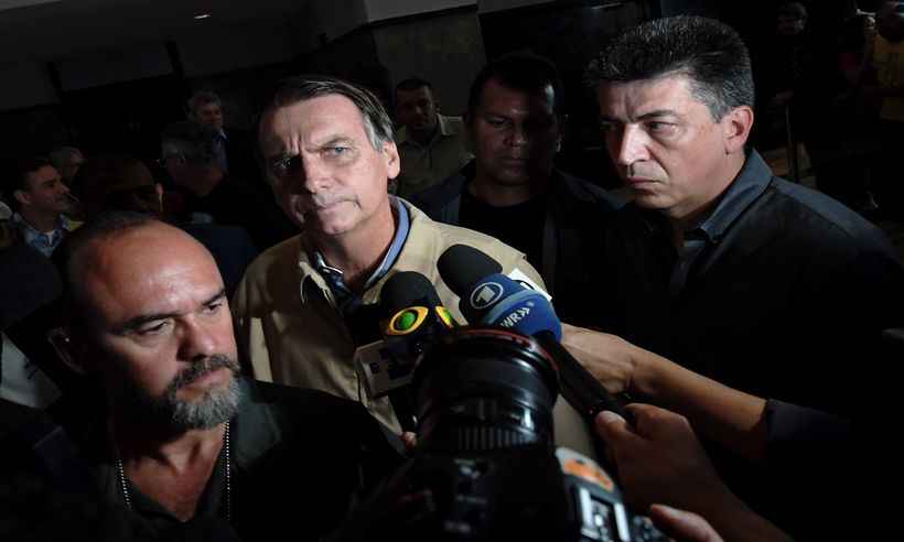 Bolsonaro diz não ter controle sobre ação de empresas no WhatsApp -  / AFP / CARL DE SOUZA 