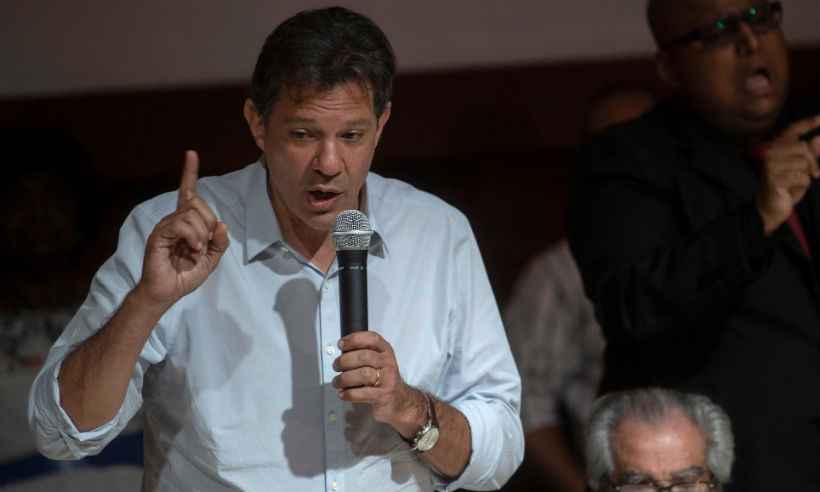 Haddad chama Bolsonaro de 'chefe de milícia' e diz que Paulo Guedes é 'Temer piorado' - Mauro Pimentel/AFP