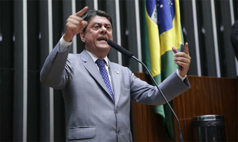 Mourão critica fala de filho de Bolsonaro e lembra que PT já falou a mesma coisa - Ananda Borges/Câmara dos Deputados 