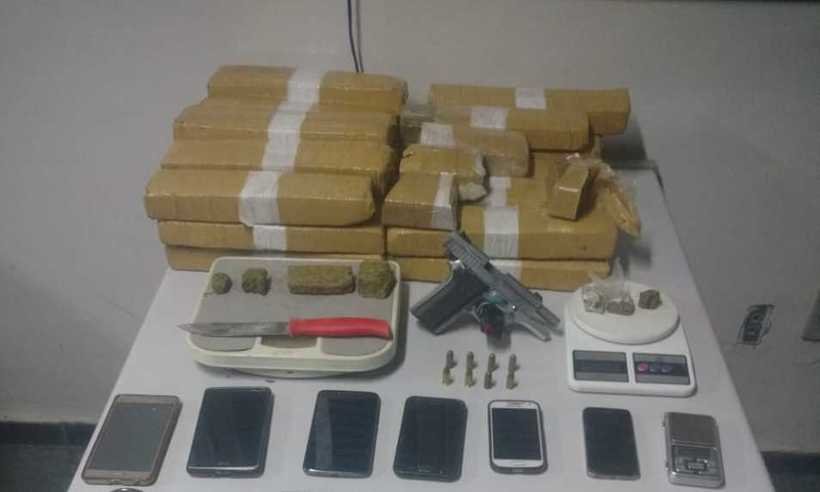 Traficantes tentam subornar a polícia, mas perdem R$ 10 mil e 40 quilos de maconha - Divulgação/Polícia Militar
