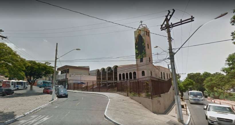 Padre é afastado de igreja de Betim depois de confusão com fiéis - Google Street View/Divulgação