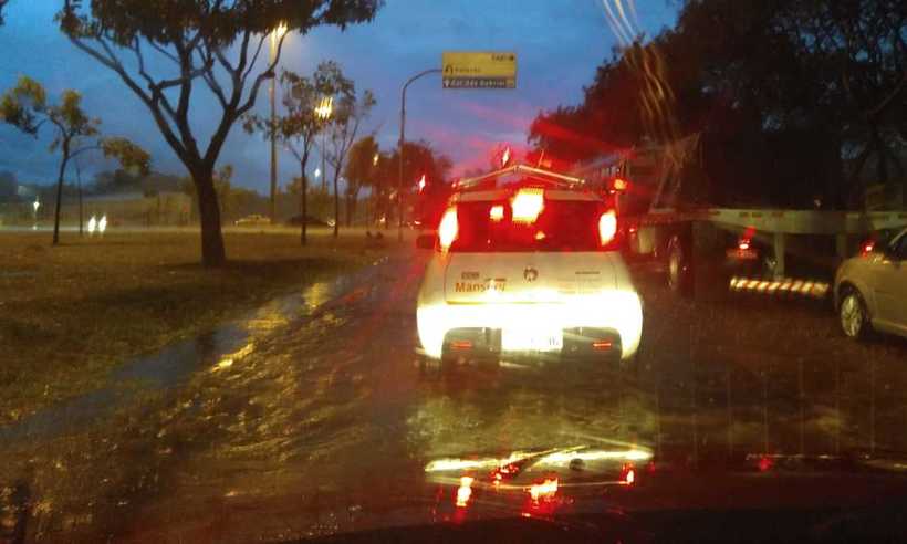 Chuva provoca caos no trânsito e alagamentos em BH - Marcelo Ernesto/EM/D.A Press